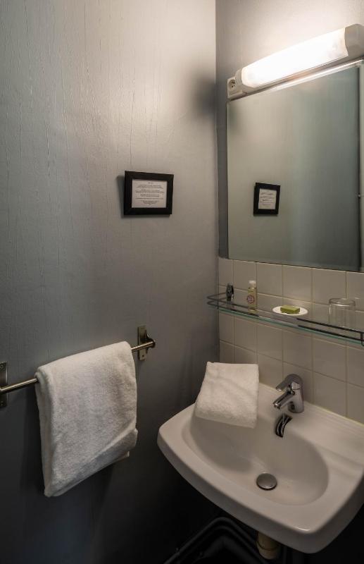 Small Single Room image 1