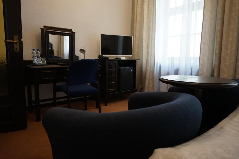 Single Room image 4