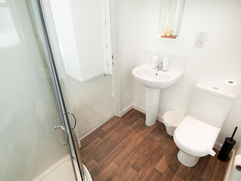 Standard Single Room with Shower image 4