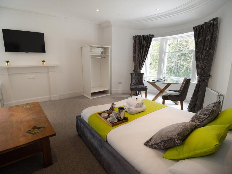Superior Queen Room image 4