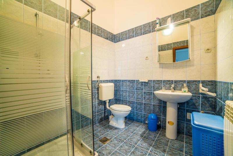 Apartment image 4