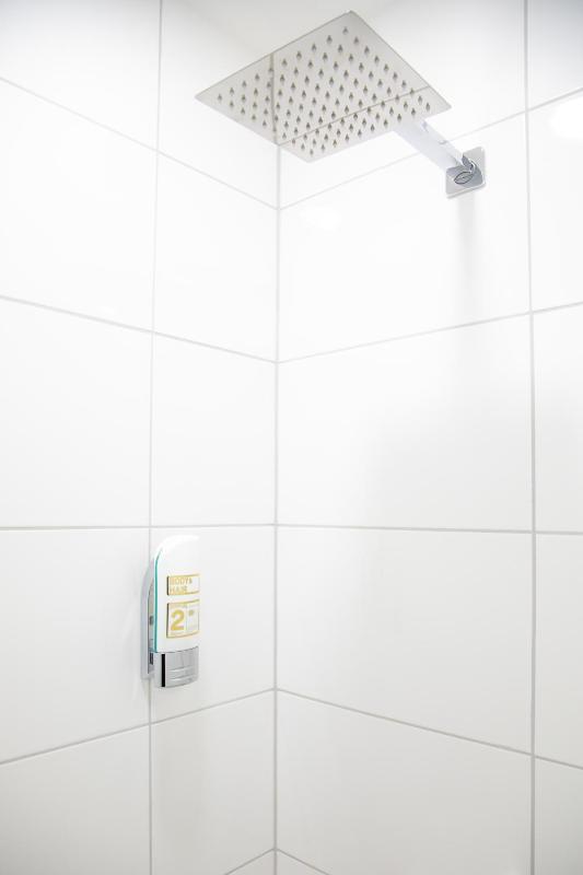Triple Room with Bathroom image 2