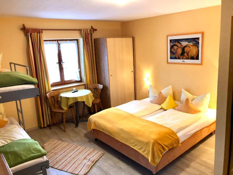 Quadruple Room image 3