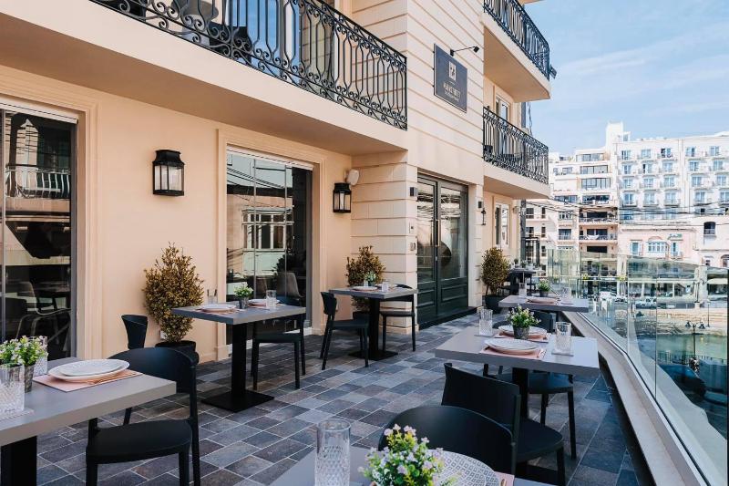 123 MAINSTREET boutique hotel - image 3
