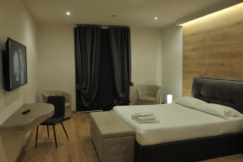 Superior Double Room image 3