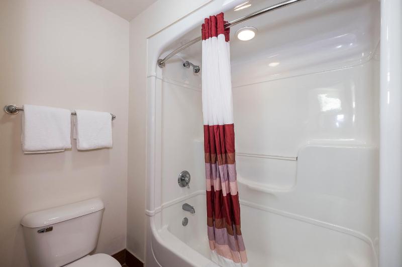 Deluxe Room with Two Double Beds Non-Smoking image 2