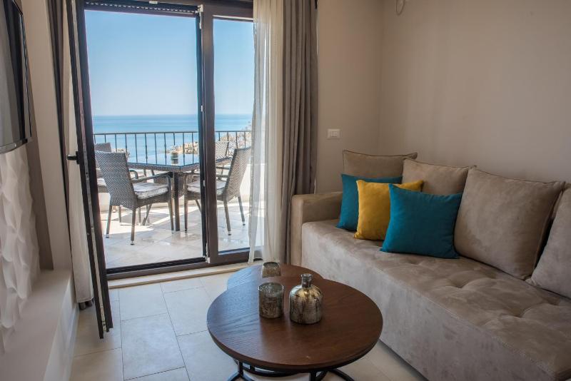 One-Bedroom Apartment with Balcony image 2