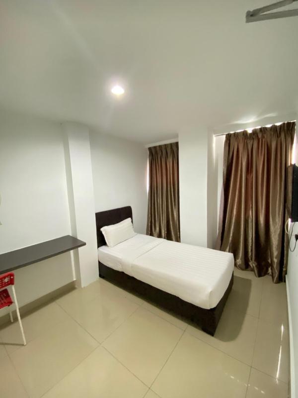 Deluxe Single Room image 1