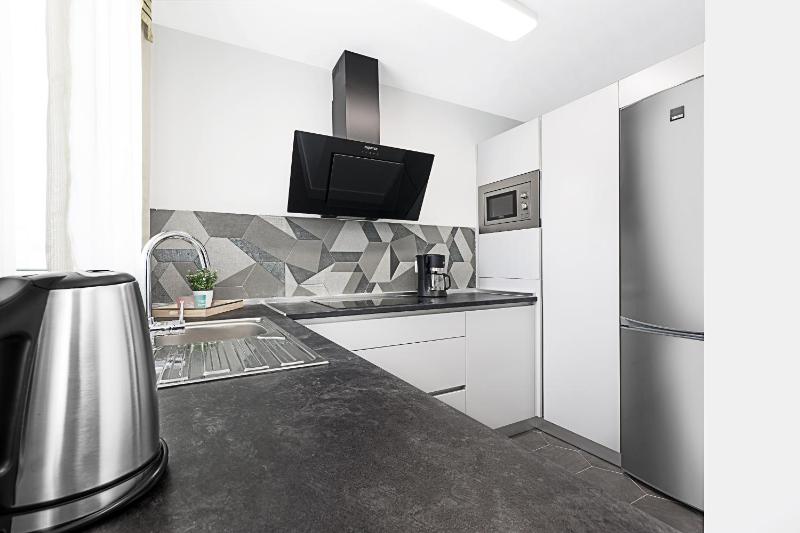 Superior Apartment image 2