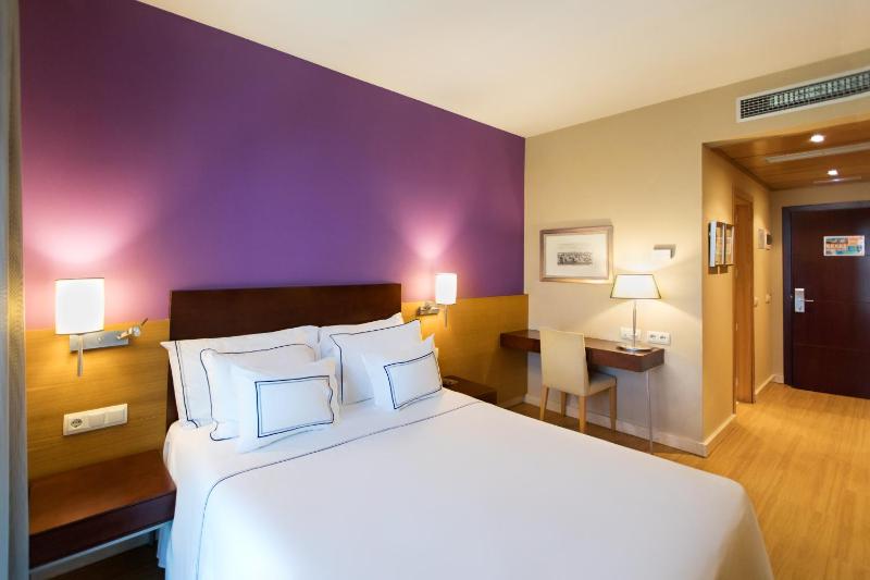 Double Room image 2
