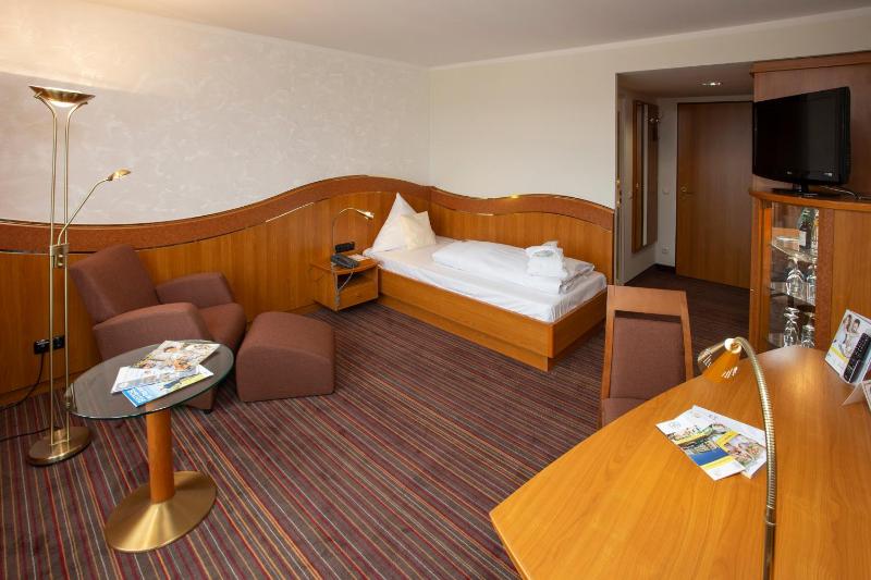 Standard Single Room image 2