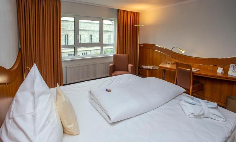 Comfort Single Room image 4