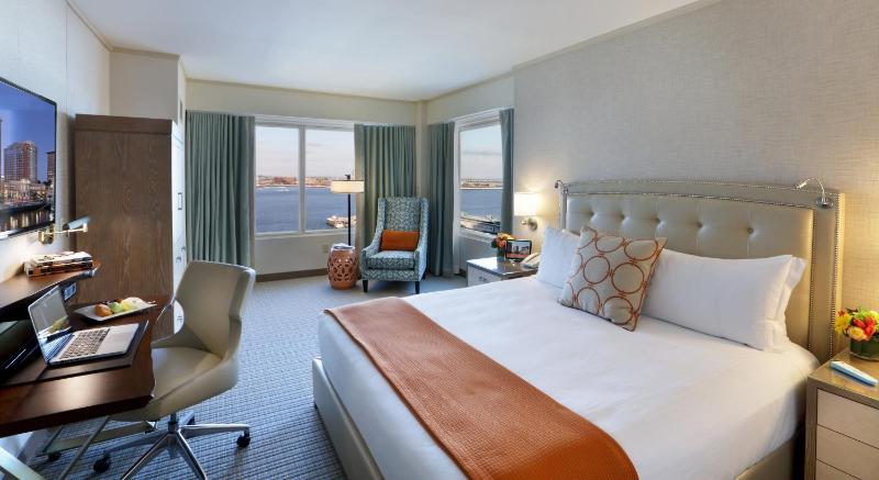 King Room with Harbor View image 3