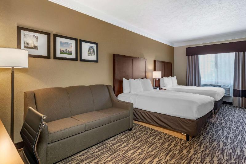 Queen Room with Two Queen Beds - Accessible/Non-Smoking  image 4