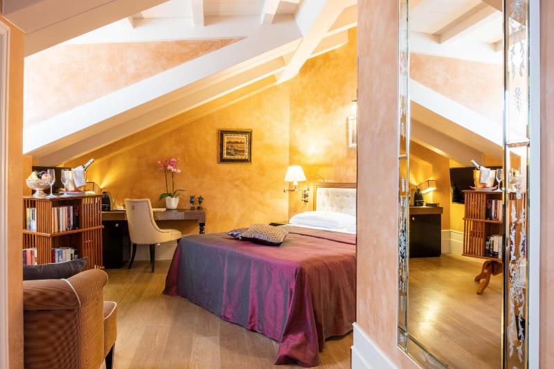 Superior Double or Twin Room image 4