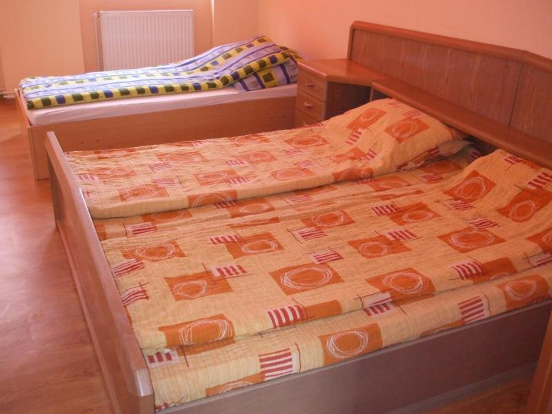 One-Bedroom Apartment image 2