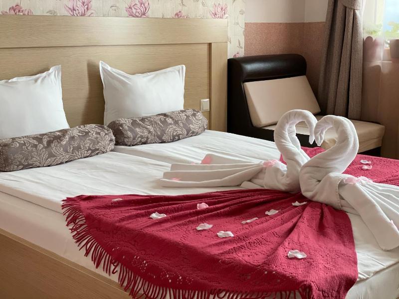 Double Room with Terrace image 3