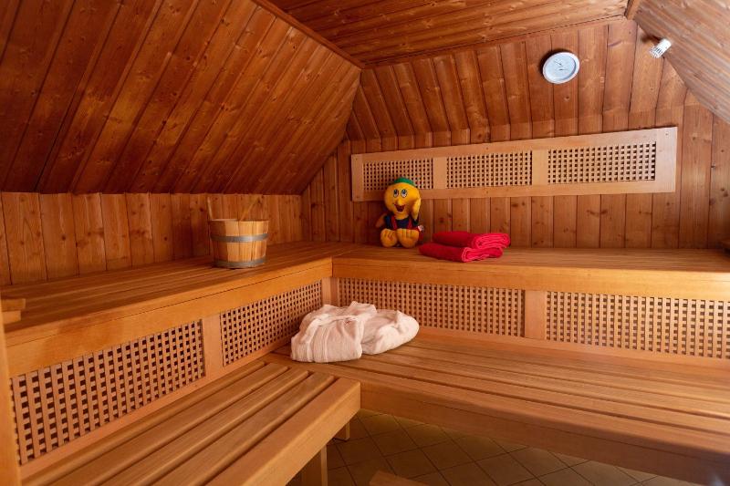 Three-Bedroom Chalet image 2