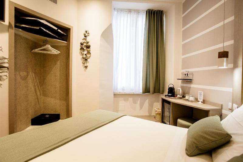 Standard Double Room - Via di Monale 75 image 2