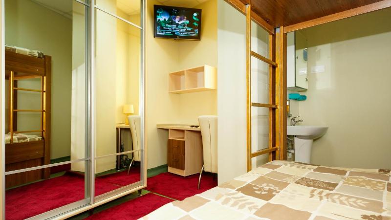 Bed in 2-Bed Dormitory Room image 3