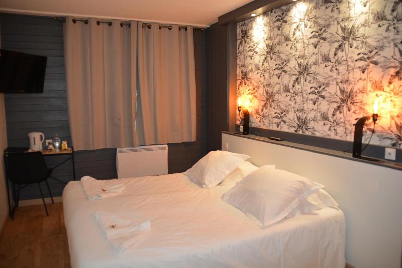 Deluxe Double Room image 1