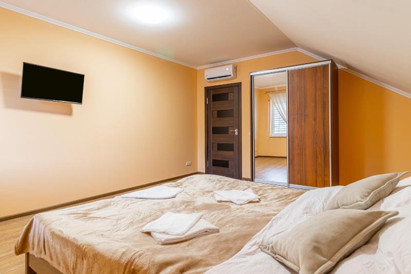 Deluxe Double Room image 3