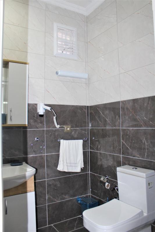 Budget Triple Room image 2