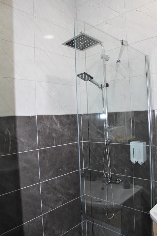 Budget Triple Room image 3