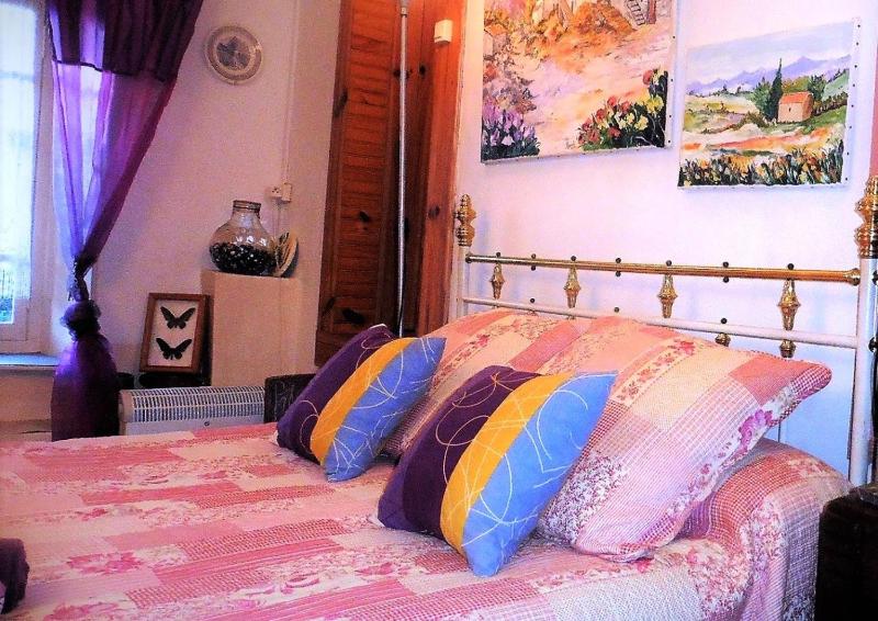 Large Double Room image 3