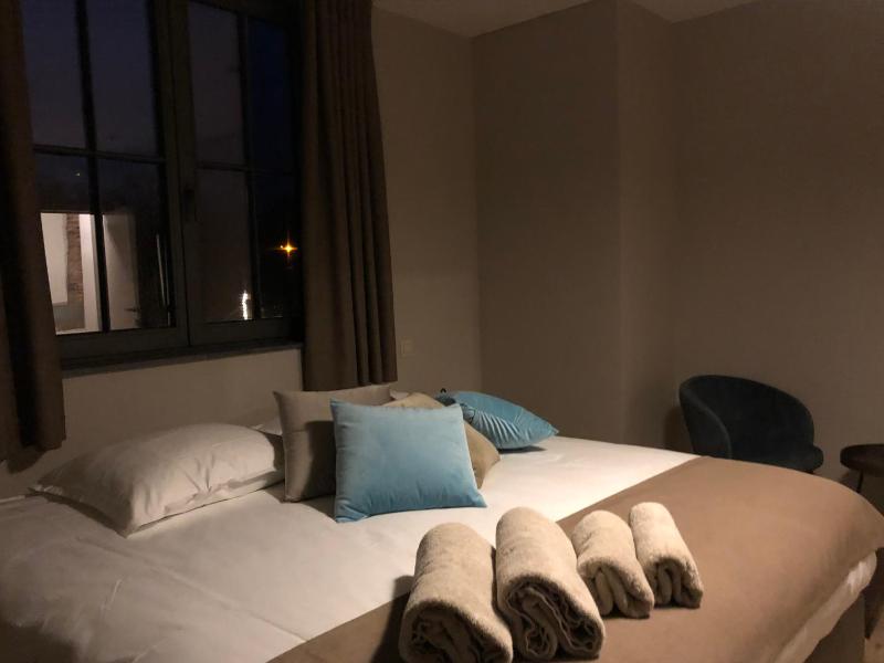 Superior King Room image 4