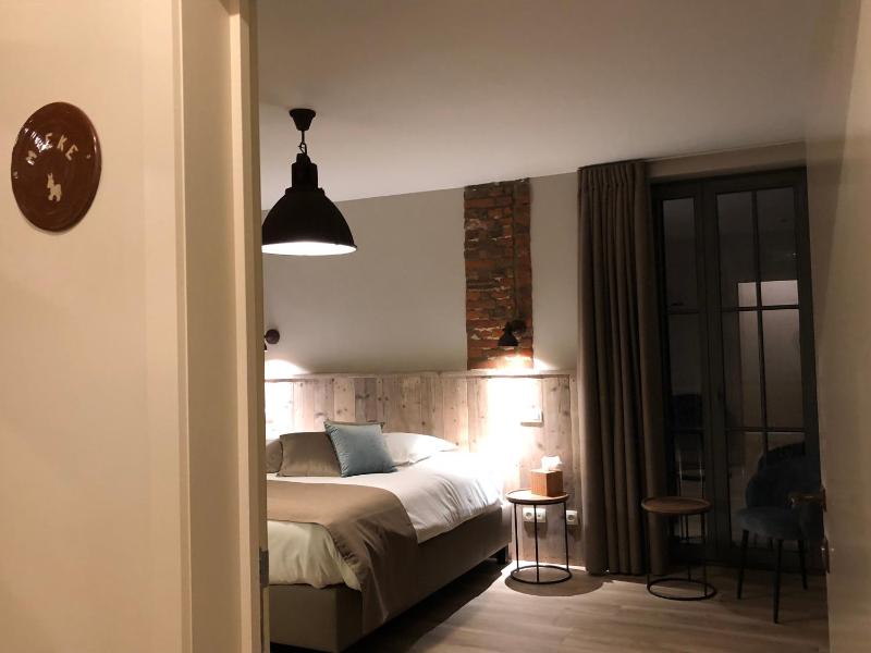 King Room with Garden View image 2