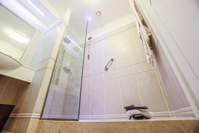 Superior Double Room image 3
