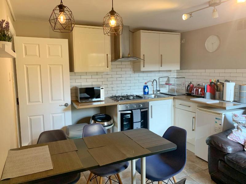 Double Room with Shared Facilities image 4