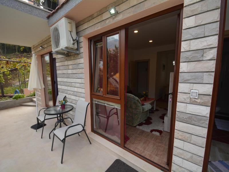 Apartment with Mountain View image 4