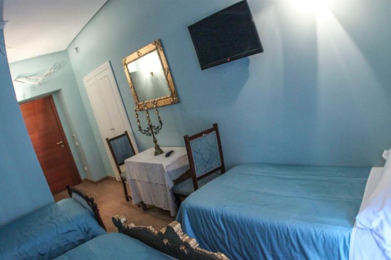 Quadruple Room image 4
