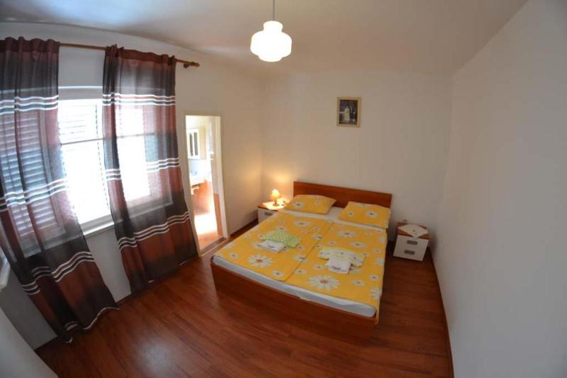 Double Room image 3