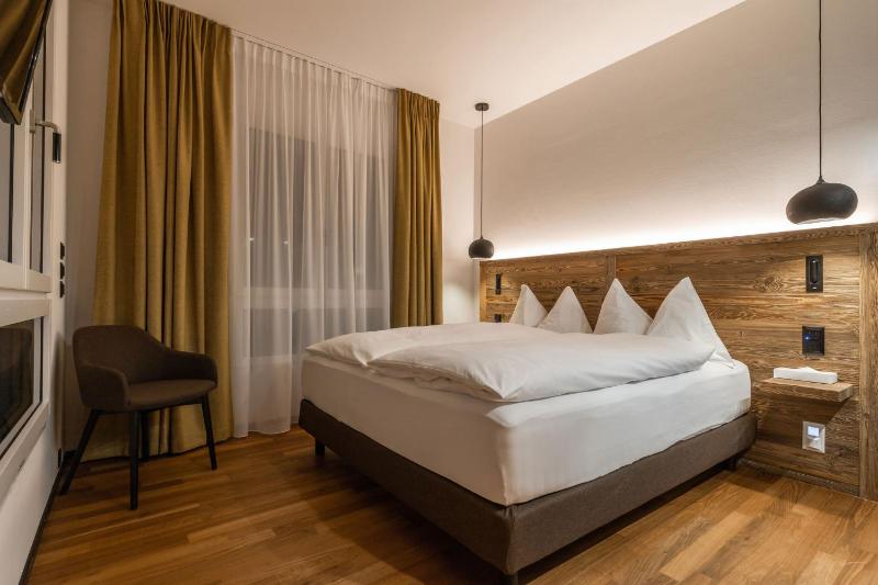 Double Room with Mountain View image 1