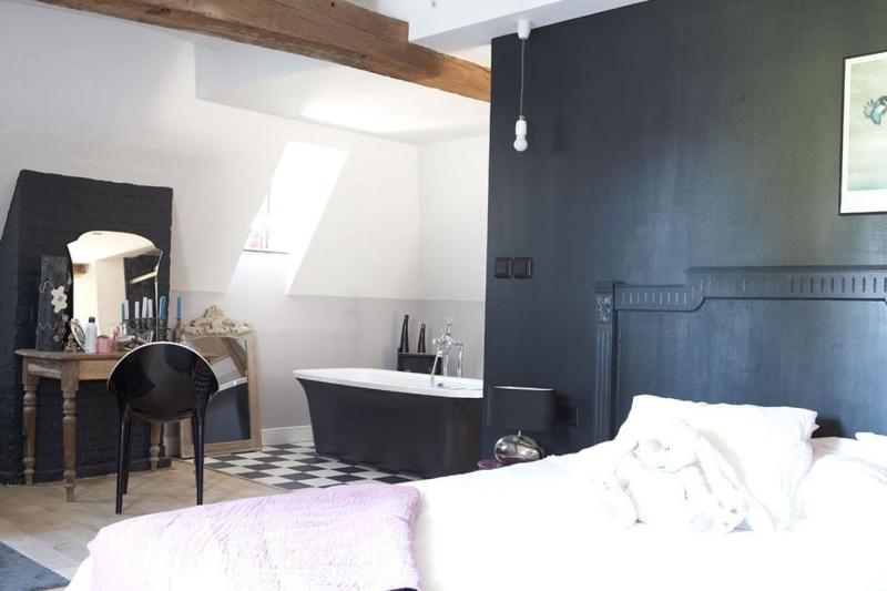 Suite with Garden View image 3