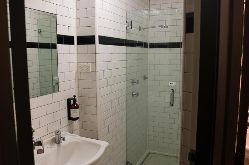 Double Room with Shared Bathroom image 3