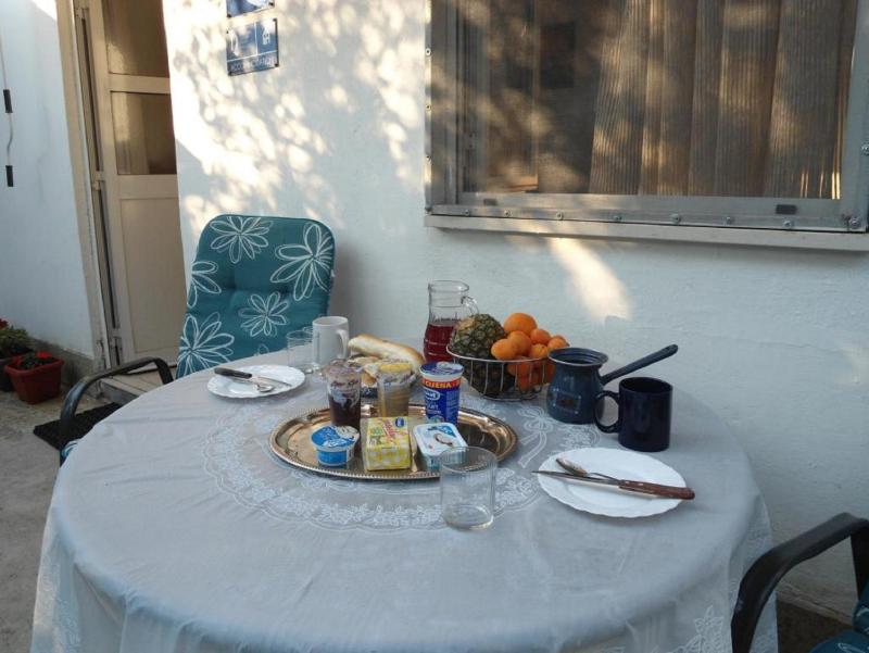 Studio Apartment with Terrace and Garden View image 1
