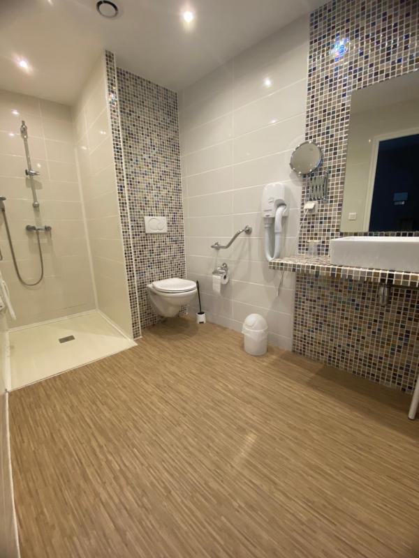 Single Room image 3