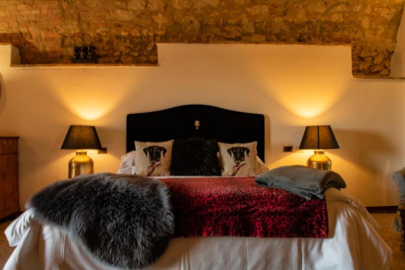 Deluxe Double Room image 2