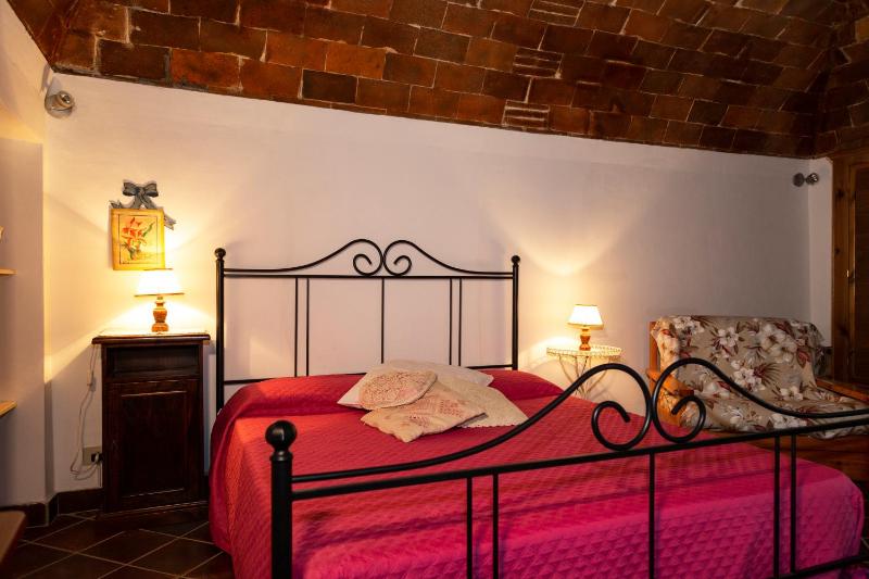 Superior Triple Room image 4