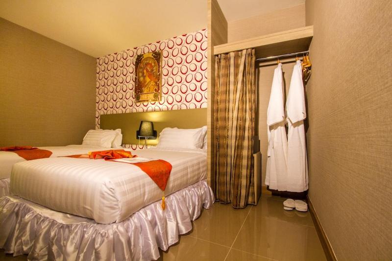 Twin Room image 1