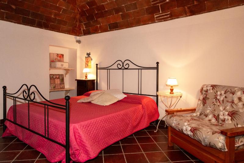 Superior Triple Room image 3