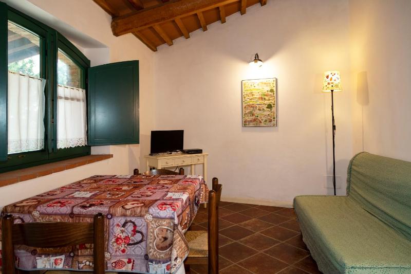 One-Bedroom Apartment image 3