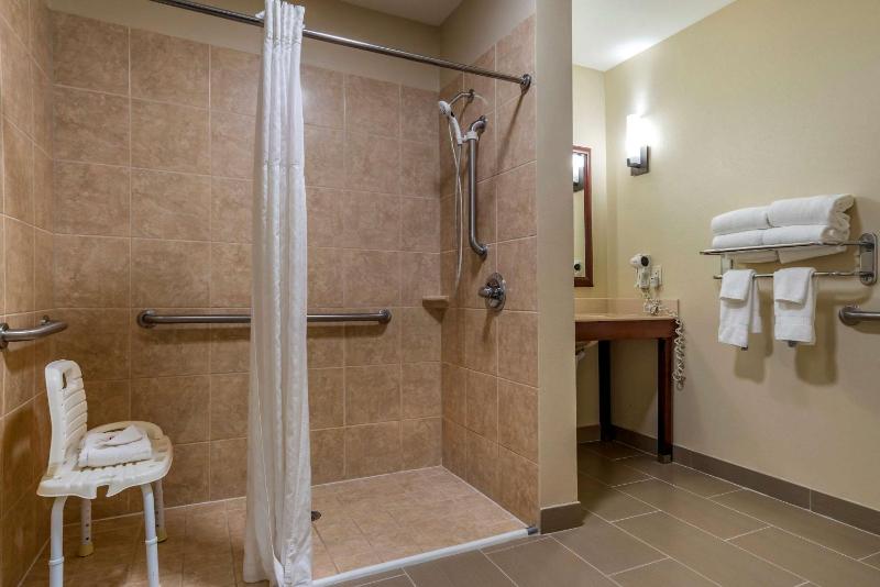 King Suite - Accessible/Non-Smoking image 2
