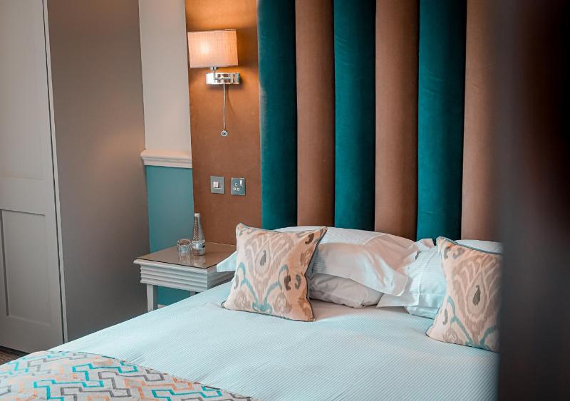 Deluxe King Room image 4