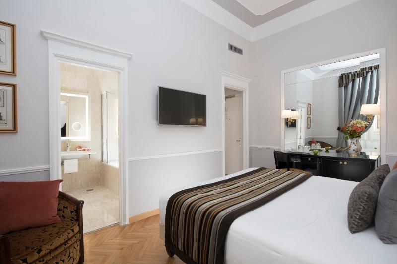 Deluxe Double or Twin Room image 1