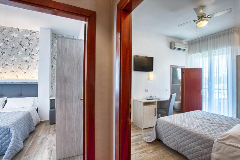 Hotel Mirabel - image 7